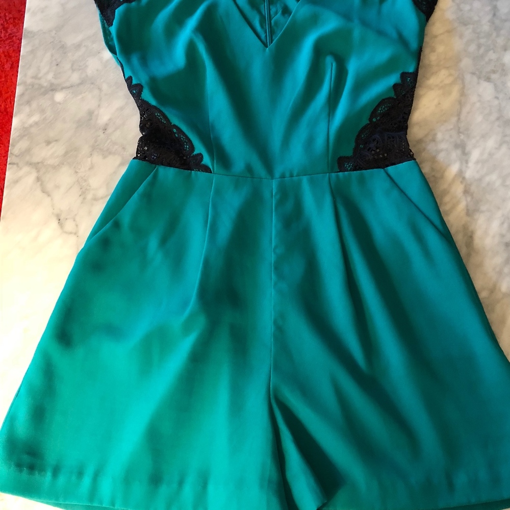 Bebe Turquoise And Black Lace Romper Sz 4 - Picture 2 of 6